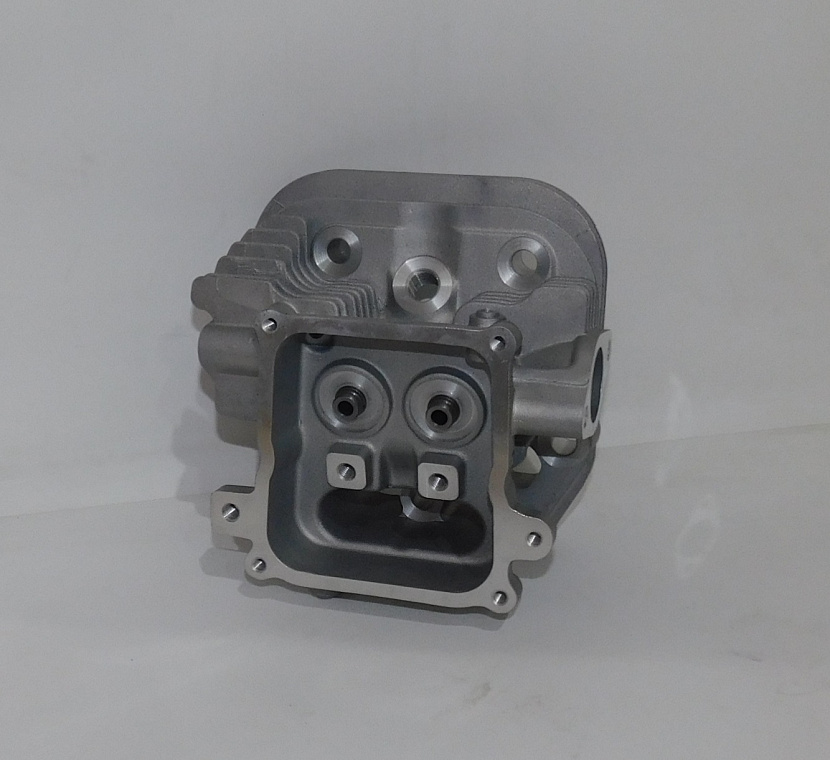 Головка блока цилиндров SGG 12000(.L.),LC2V80FD (2) Lc / Cylinder head 2 (120080787-0001)