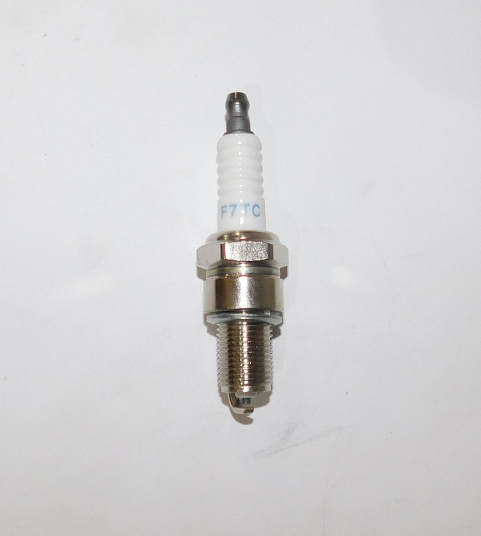 Свеча зажигания бензинового двигателя SGG 9000(.L.),LC192FD Lc / Spark plug (270960025-0001)