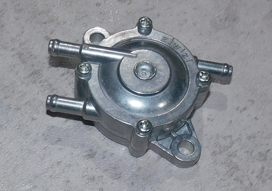 Насос топливный подкачивающий SGG 17000(..)-18000(..),2V90F (металлический) / Fuel pump metal (16700-A2910-0004)