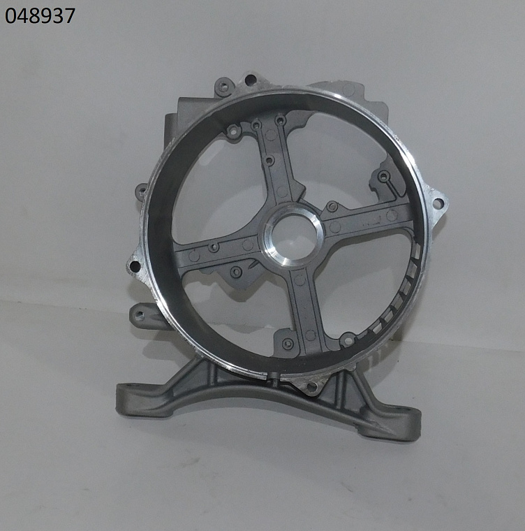 Крышка альтернатора опорная (под подшипник,лапы) SGG 9000(.L.),LC192FD Lc / Alternator bracket (660010002-0001)